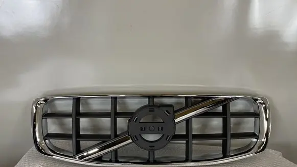 Volvo XC70 Front bumper upper radiator grill 31323007