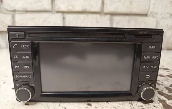 Nissan Pulsar Radio/CD/DVD/GPS head unit 7612033118