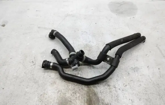 Mercedes-Benz C W205 Engine coolant pipe/hose