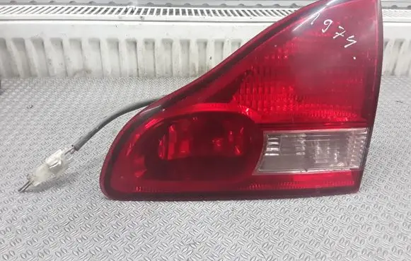 Toyota Avensis Verso Tailgate rear/tail lights