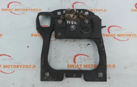 Peugeot 208 I Engine bonnet/hood lock/catch 