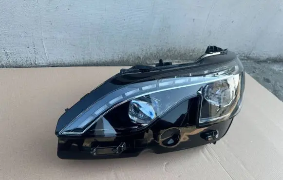 Peugeot 3008 II Headlight/headlamp 9826572780