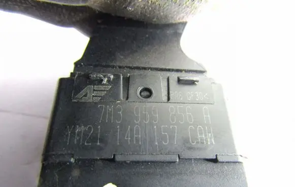 Seat Alhambra (Mk1) Electric window control switch 7M3959856A