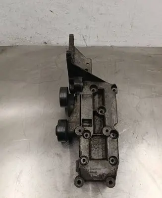 Volvo XC90 Engine mounting bracket 8642196