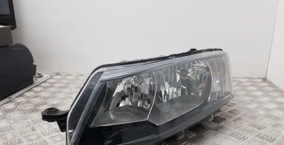 Skoda Octavia Mk3 (5E) Headlight/headlamp 5E2941015