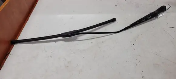 Volkswagen Transporter - Caravelle T5 Front wiper blade arm 7H1955410C