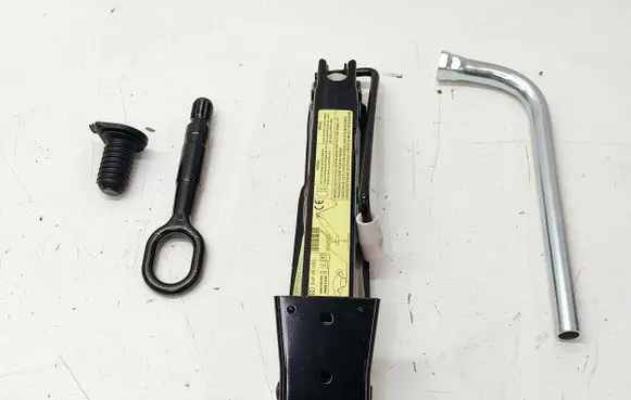 Audi A6 S6 C7 4G Tool set 8N0012219 4G0011031F