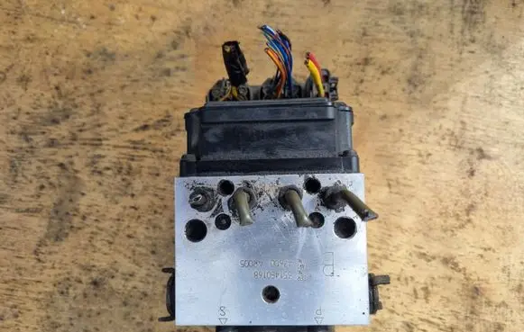 Nissan X-Trail T30 ABS Pump 47600AR005