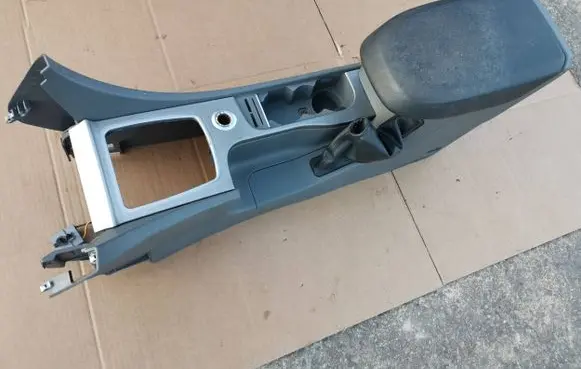 Ford Focus Center console 1L00