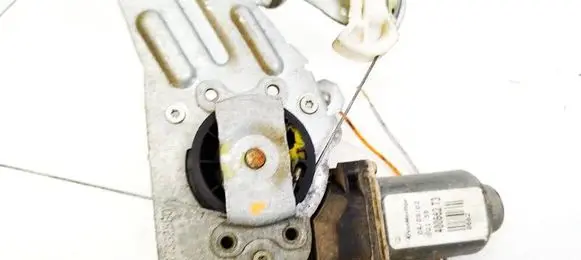 Peugeot 206 Rear door window regulator motor 400682T3