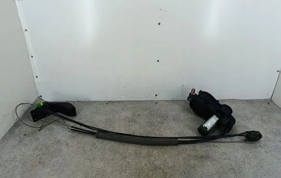 Peugeot 1007 Sliding door motor assembly 