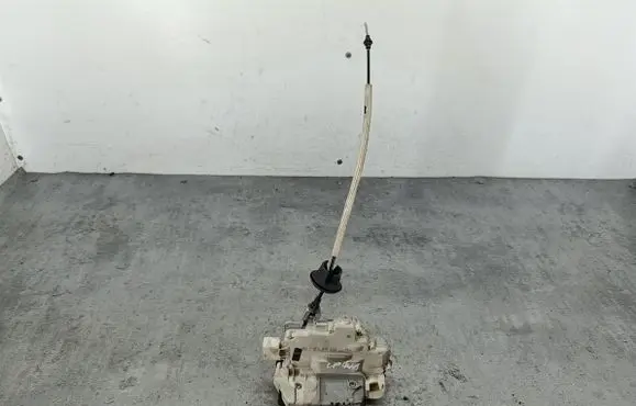 Audi A6 S6 C6 4F Front door lock 4F1837015
