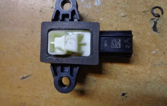 Ford Fiesta Airbag deployment crash/impact sensor DG1314C676AA