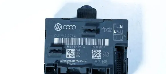 Audi A5 8T 8F Door control unit/module 8K0959792A