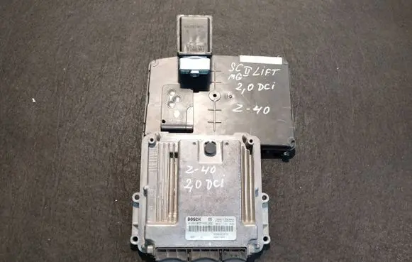 Renault Megane II Engine control unit/module 8200774670 8200462452 0281012997