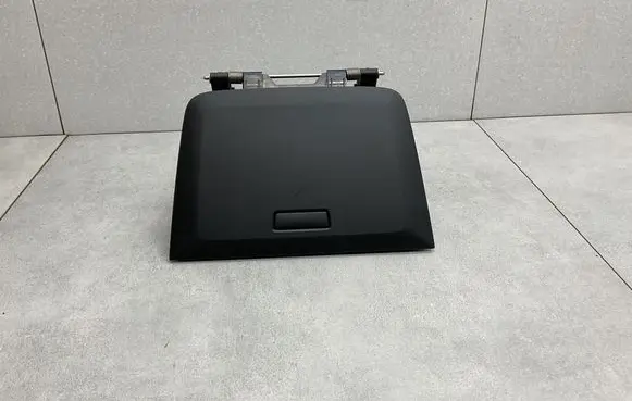 Volkswagen Golf Sportsvan Glove box 0456221