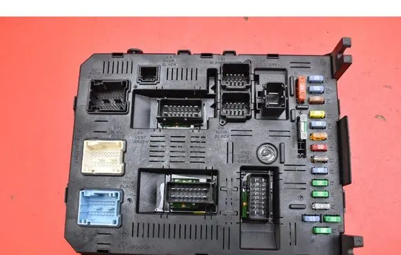 Citroen C4 I Fuse box set 9661940180