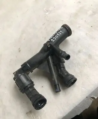 Volkswagen Tiguan Engine coolant pipe/hose 04l121026