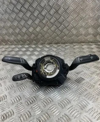 Wiper turn signal indicator stalk/switch