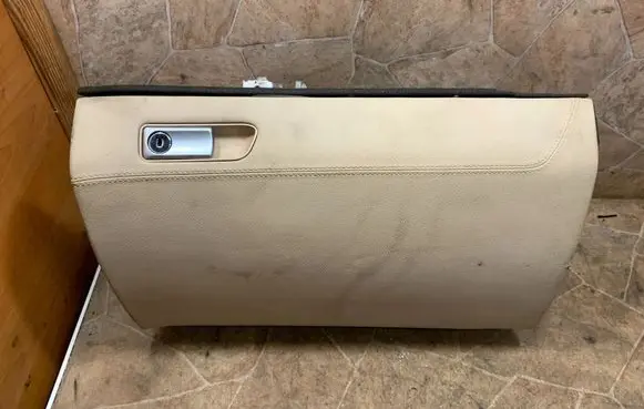 Mercedes-Benz GL X166 Glove box A1666800191
