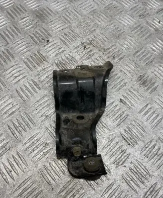 Honda CR-V Radiator support slam panel bracket 