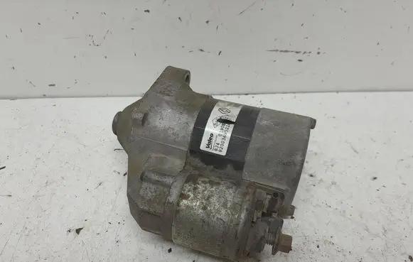Renault Clio IV Starter motor 8200369521G