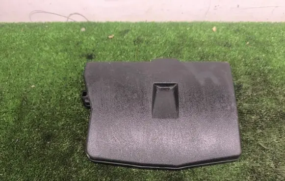 Toyota Avensis T250 Fuse box cover 9374