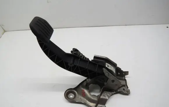 Volvo V60 Accelerator throttle pedal 31381243 11368P11