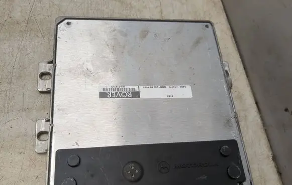 Land Rover Freelander 2 - LR2 Engine control unit/module NNN100710 M3L01BTHNV