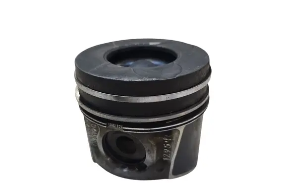 Volvo V50 Piston 