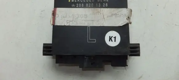 Mercedes-Benz E W210 Door control unit/module 2088201326 A2088201326
