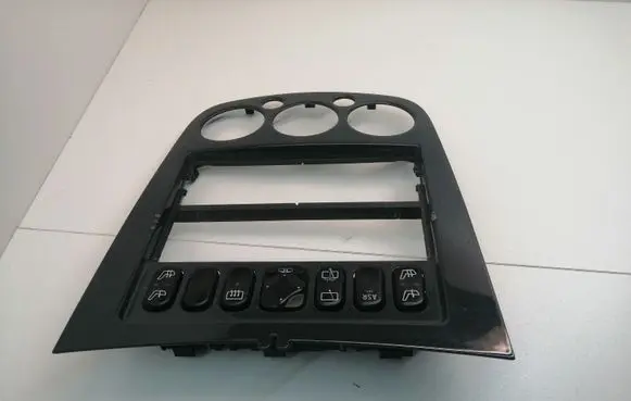 Mercedes-Benz Vaneo W414 Radio/GPS head unit trim 4146890239