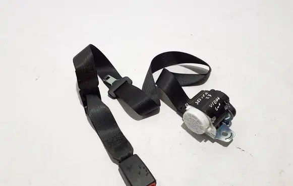 Chevrolet Silverado Rear seatbelt 86802626