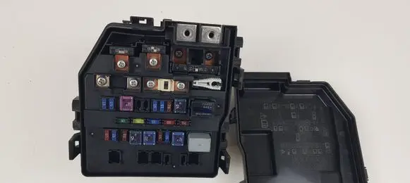 Honda Civic Fuse module 09SMGE02 SMGE02