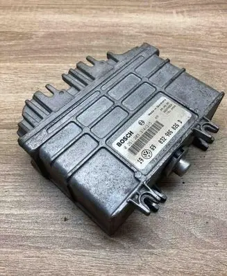 Volkswagen Golf III Engine control unit/module ECU 032906026D 0261203314