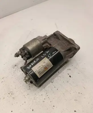 Opel Zafira B Starter motor 0986XA8370 0986017790