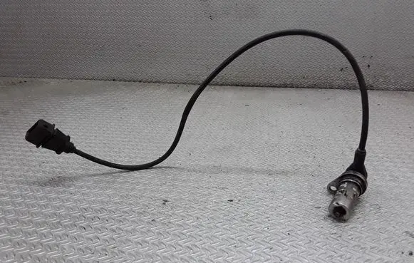 Volkswagen Golf III Crankshaft position sensor 028907319B