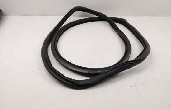 Audi A5 Rear door rubber seal (on body) 8B9833721