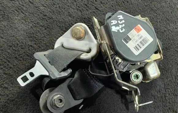 Mazda 323 F Front seatbelt 012L000 31928