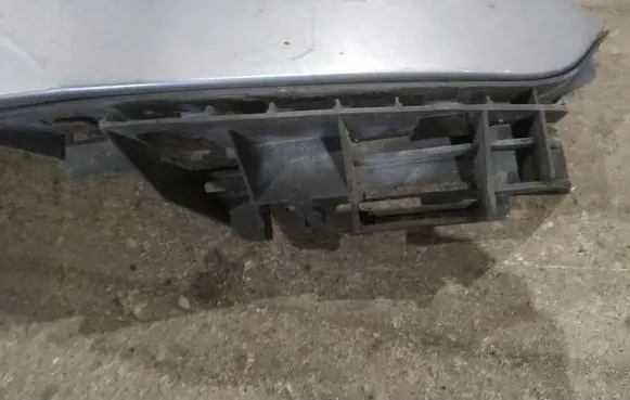 Peugeot 307 Front bumper mounting bracket 