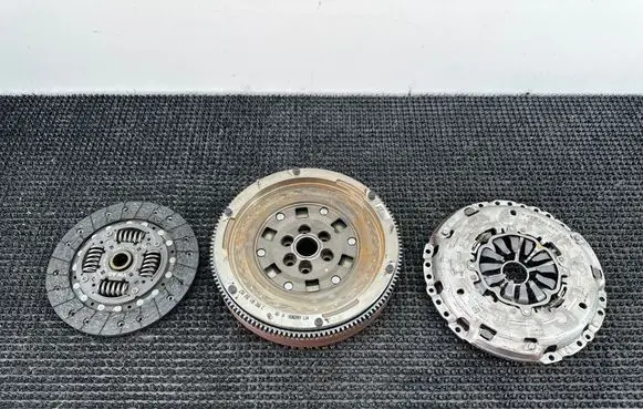 Volkswagen Caddy Clutch set kit 05E141025A 05E105266C 05E141031D