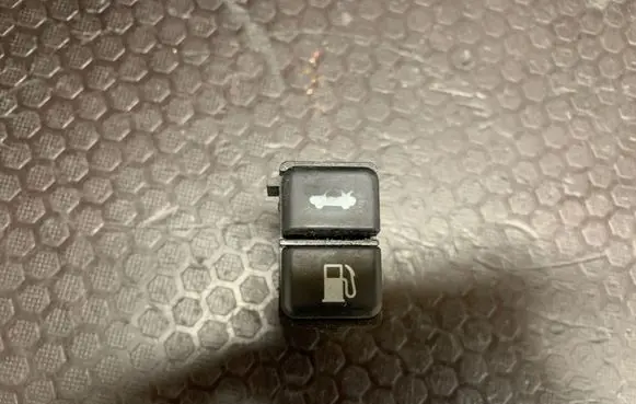 Lexus IS 220D-250-350 Fuel tank opening switch 156726 53020 515287