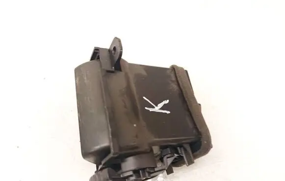 Nissan X-Trail T30 Dash center air vent grill 68761EQ000
