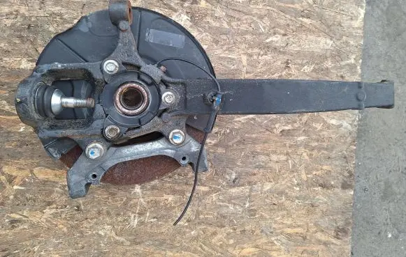 Jeep Grand Cherokee Front wheel hub spindle knuckle
