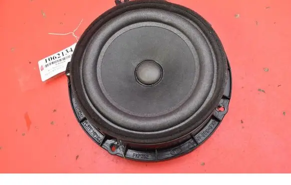 KIA Sportage Subwoofer speaker 963303W000