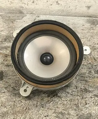 Subaru B9 Tribeca Rear door speaker