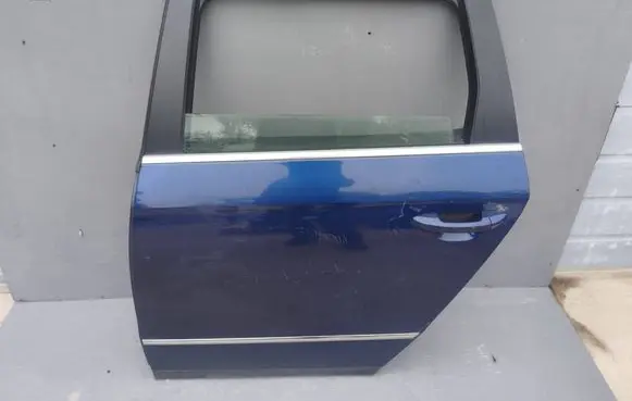 Volkswagen PASSAT B6 Rear door 3C9833055D