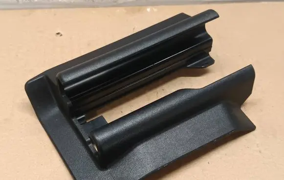 Mercedes-Benz E W212 Front driver seat rail trim A2129191120 78010023