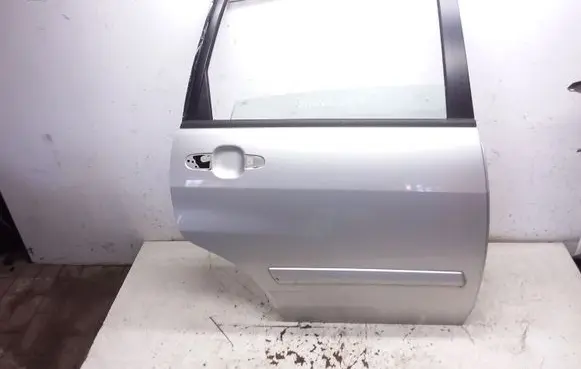 Suzuki Liana Rear door