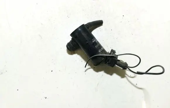 Volvo C70 Windscreen/windshield washer pump 9169611 060210-3950